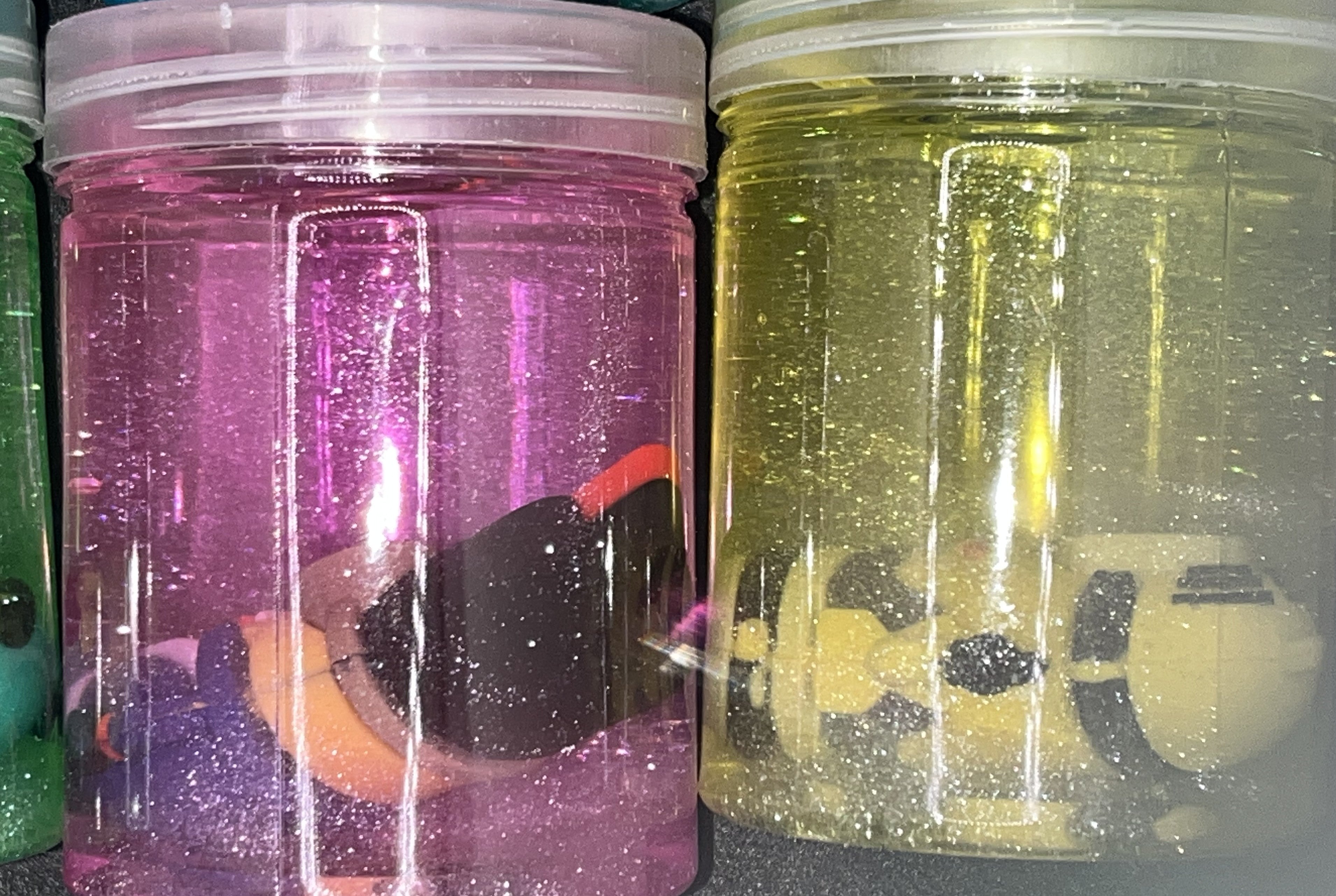 Minion Glitter Slime Tub with Figure